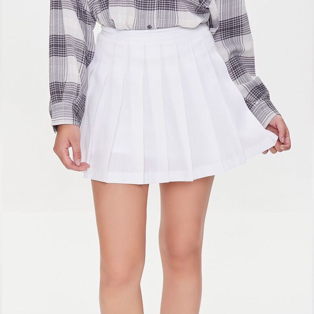 Forever 21 White pleated skirt